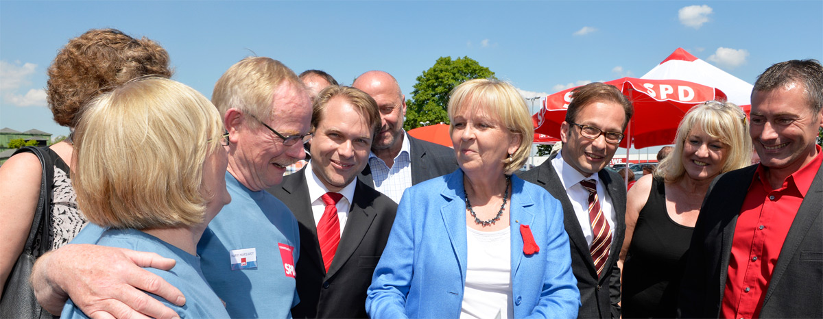 Martin Mertens und Hannelore Kraft (Mitte) am CaP in Rommerskirchen